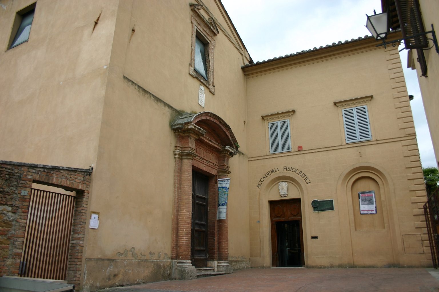 Pietro Andrea Mattioli's memorial tablet, Accademia dei Fisiocritici, Siena, Italy - 01.JPG